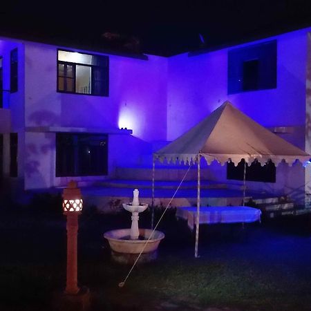 Swaraj Resorts Bharatpur Buitenkant foto