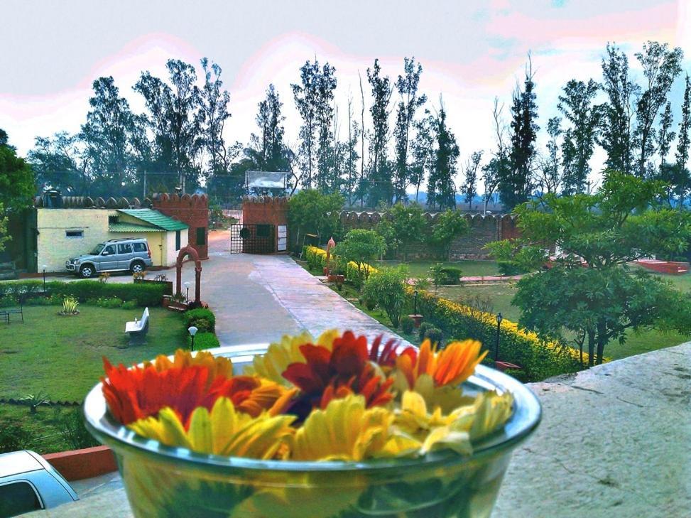 Swaraj Resorts Bharatpur Buitenkant foto
