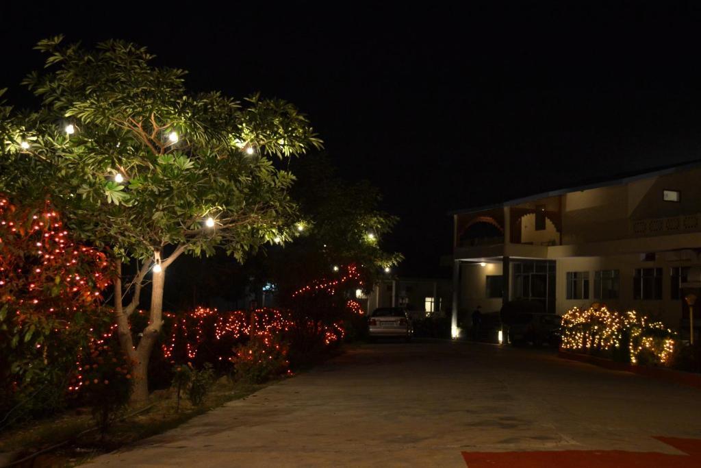 Swaraj Resorts Bharatpur Buitenkant foto