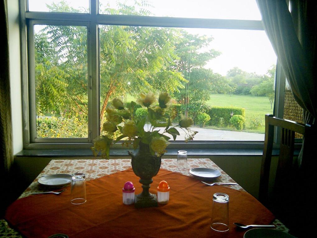 Swaraj Resorts Bharatpur Buitenkant foto