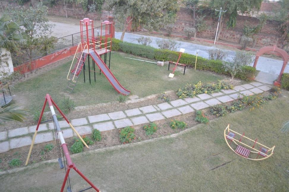 Swaraj Resorts Bharatpur Buitenkant foto
