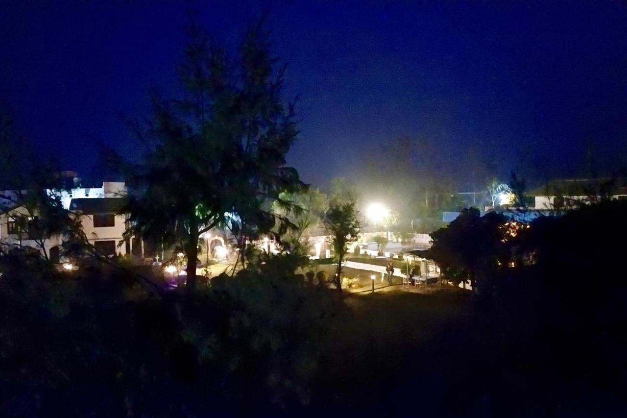 Swaraj Resorts Bharatpur Buitenkant foto