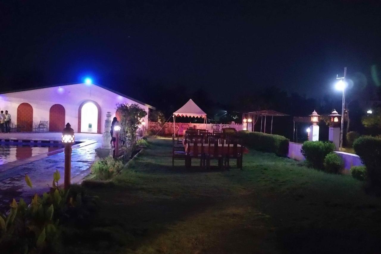 Swaraj Resorts Bharatpur Buitenkant foto