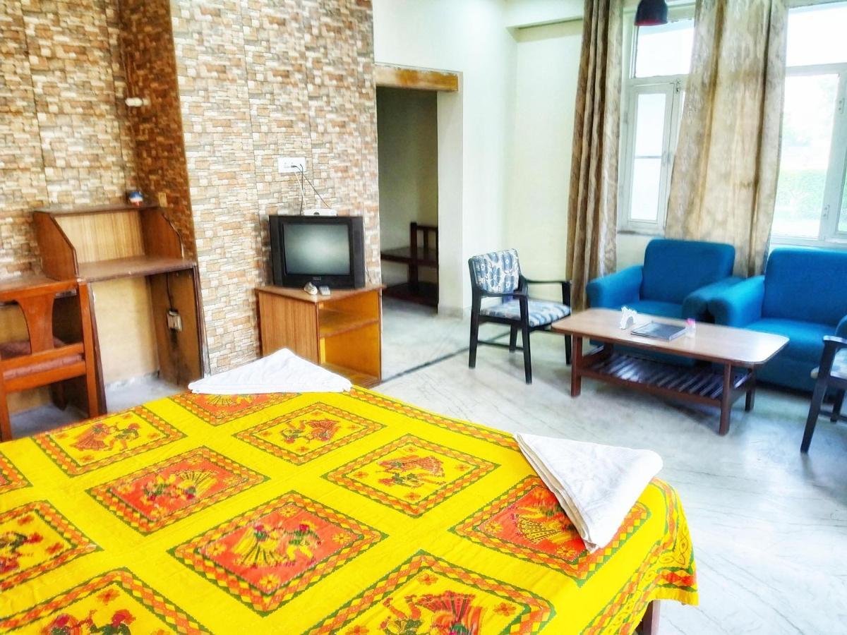 Swaraj Resorts Bharatpur Buitenkant foto