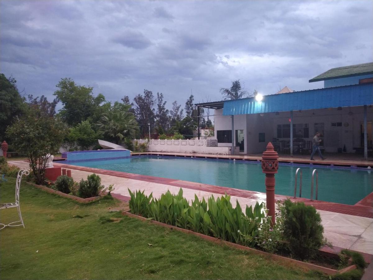 Swaraj Resorts Bharatpur Buitenkant foto