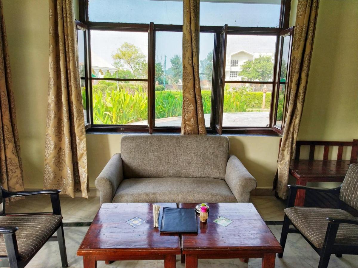 Swaraj Resorts Bharatpur Buitenkant foto
