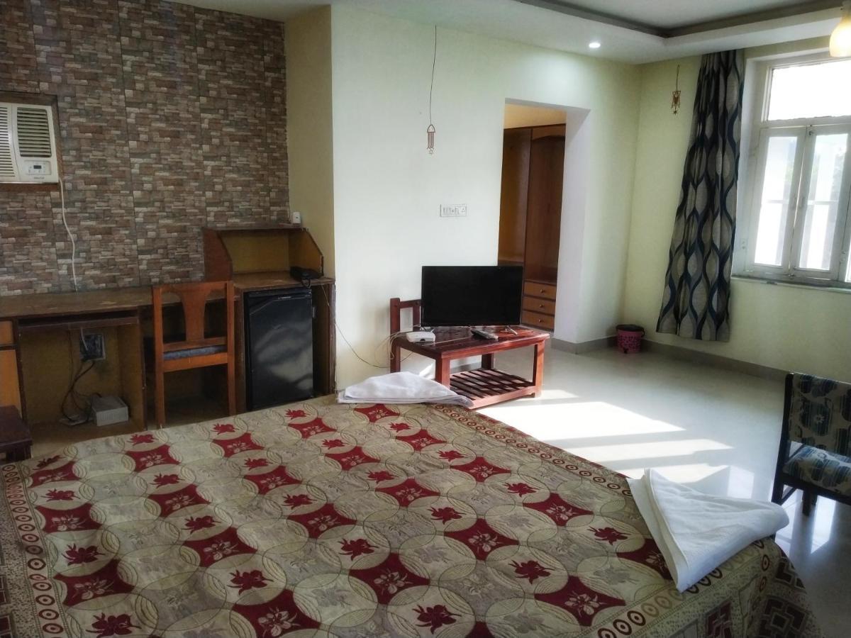 Swaraj Resorts Bharatpur Buitenkant foto