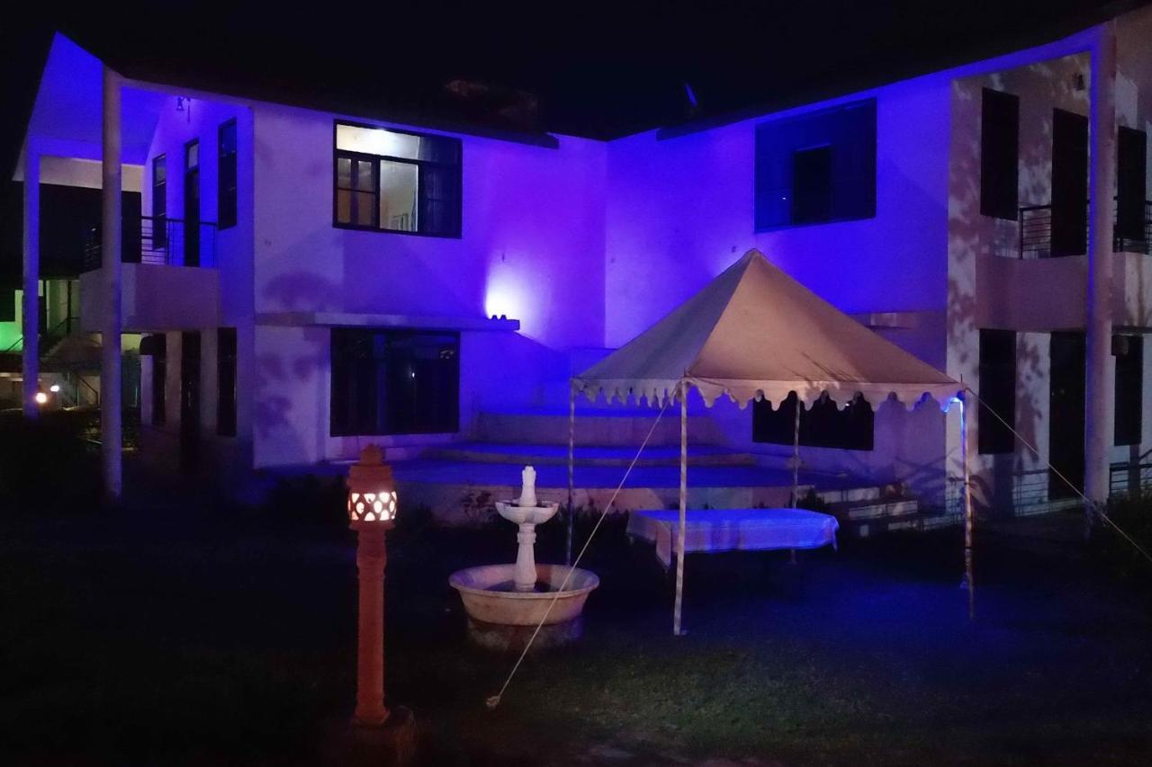 Swaraj Resorts Bharatpur Buitenkant foto