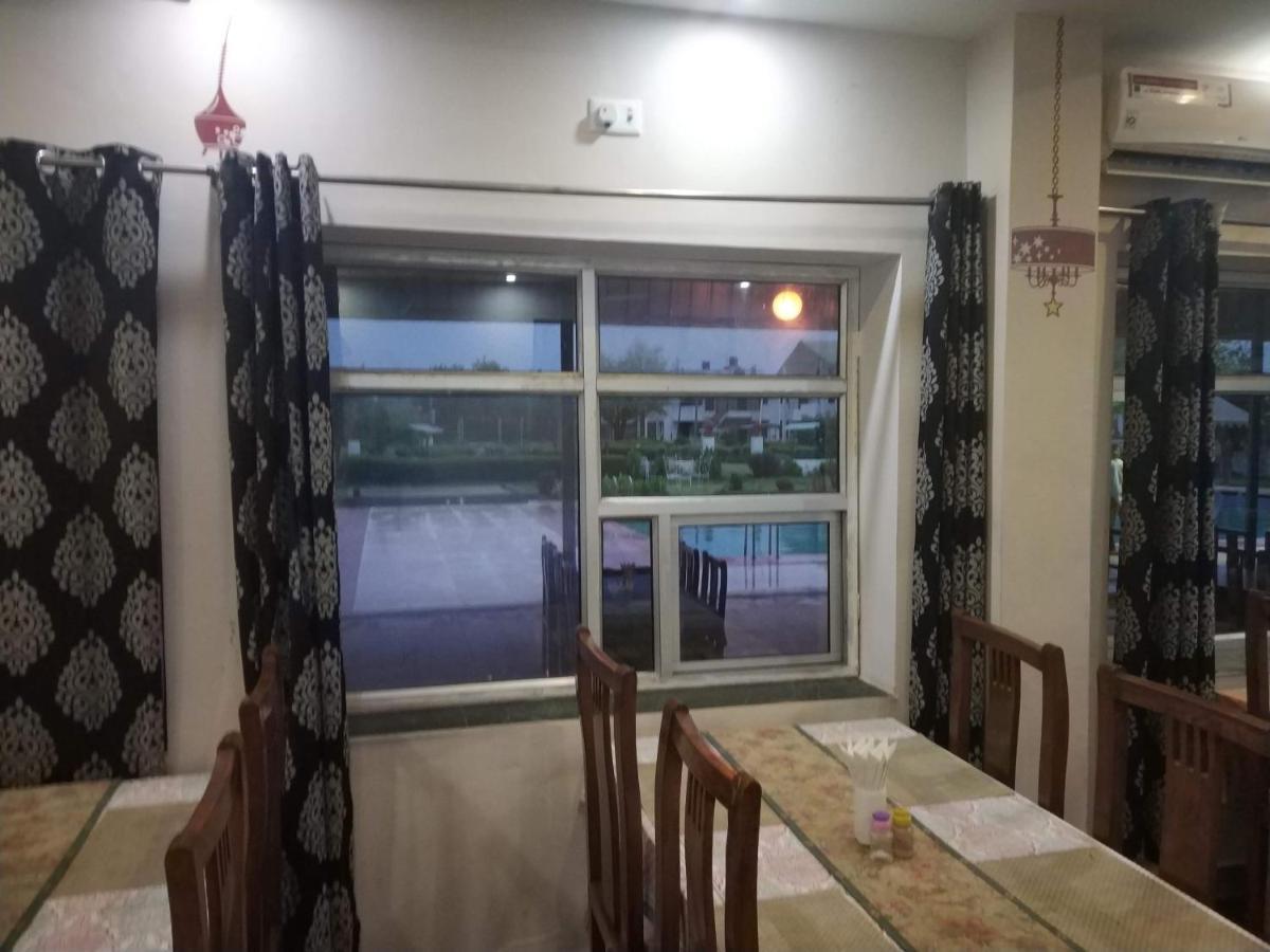 Swaraj Resorts Bharatpur Buitenkant foto