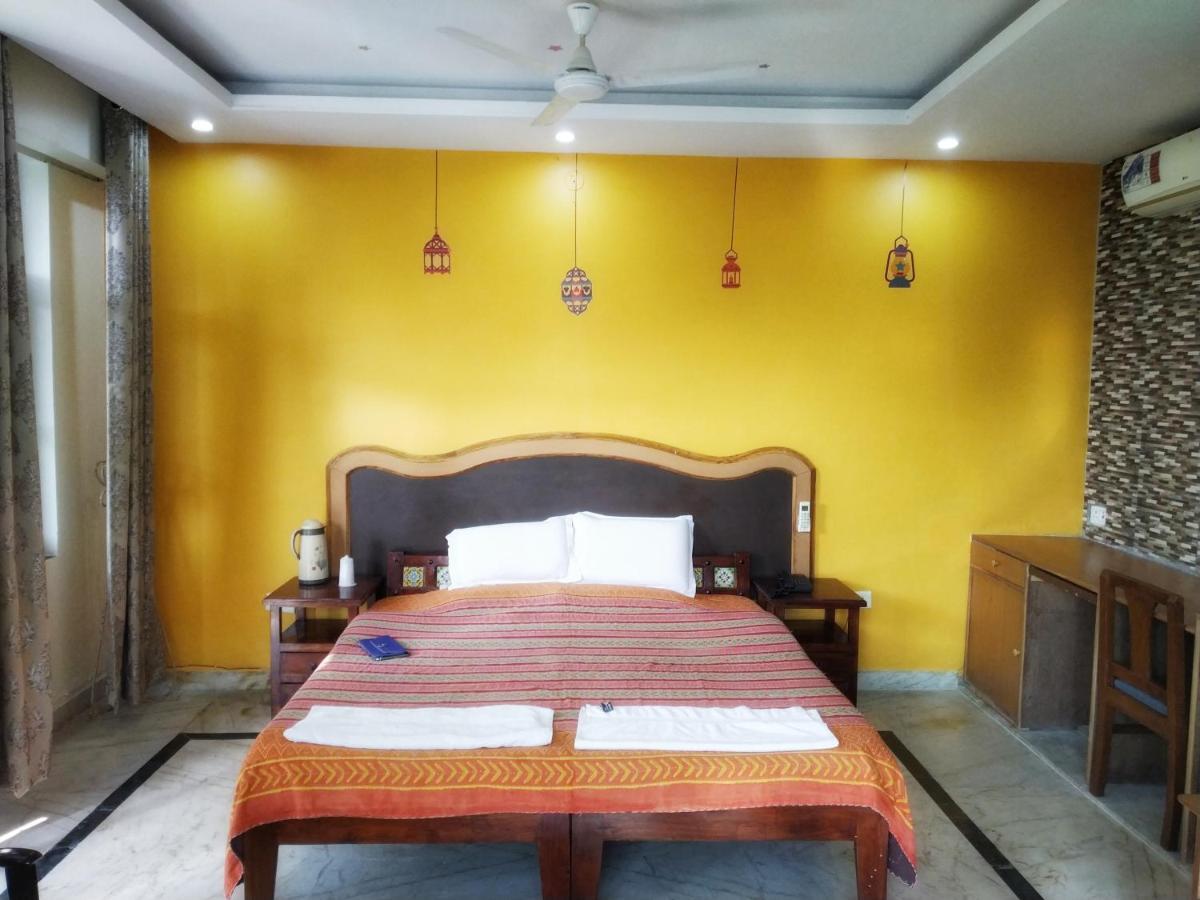 Swaraj Resorts Bharatpur Buitenkant foto
