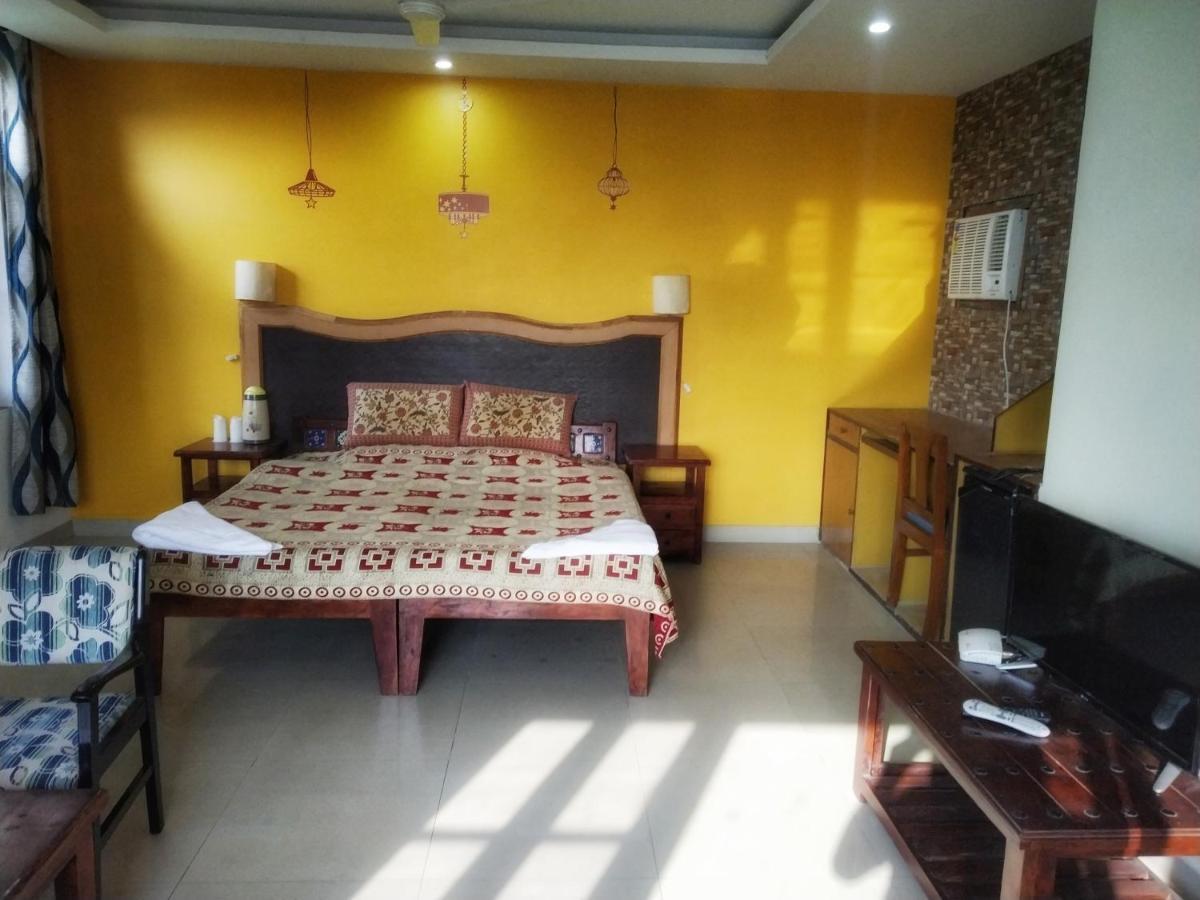 Swaraj Resorts Bharatpur Buitenkant foto