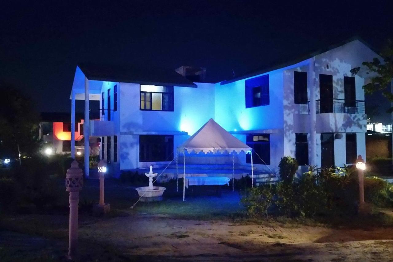 Swaraj Resorts Bharatpur Buitenkant foto
