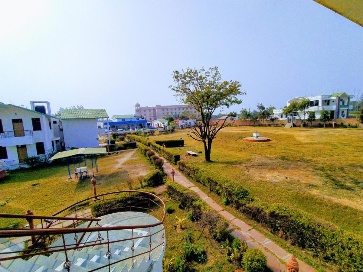 Swaraj Resorts Bharatpur Buitenkant foto