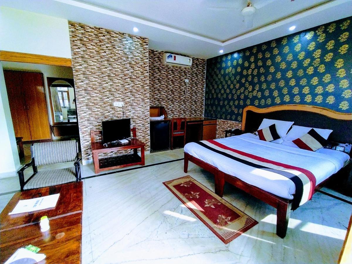 Swaraj Resorts Bharatpur Buitenkant foto