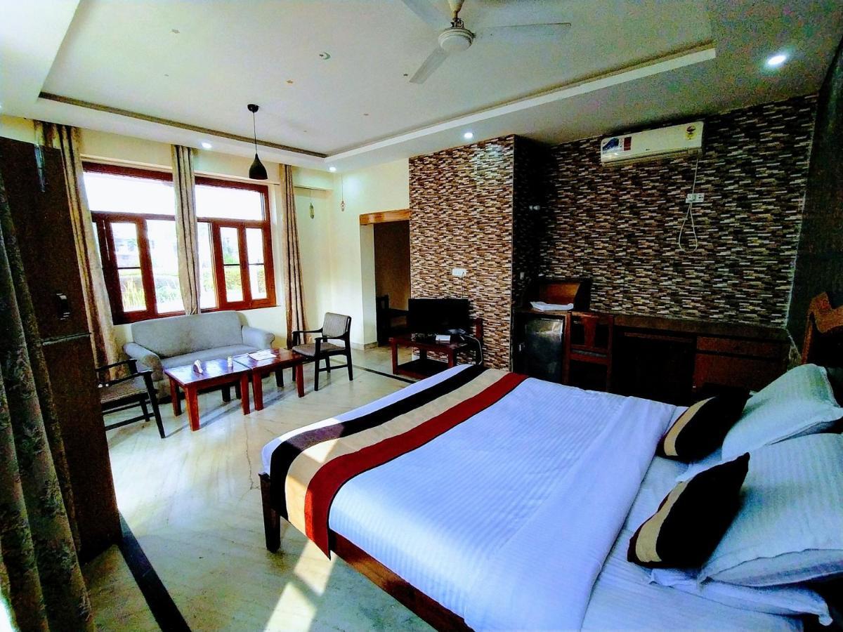 Swaraj Resorts Bharatpur Buitenkant foto