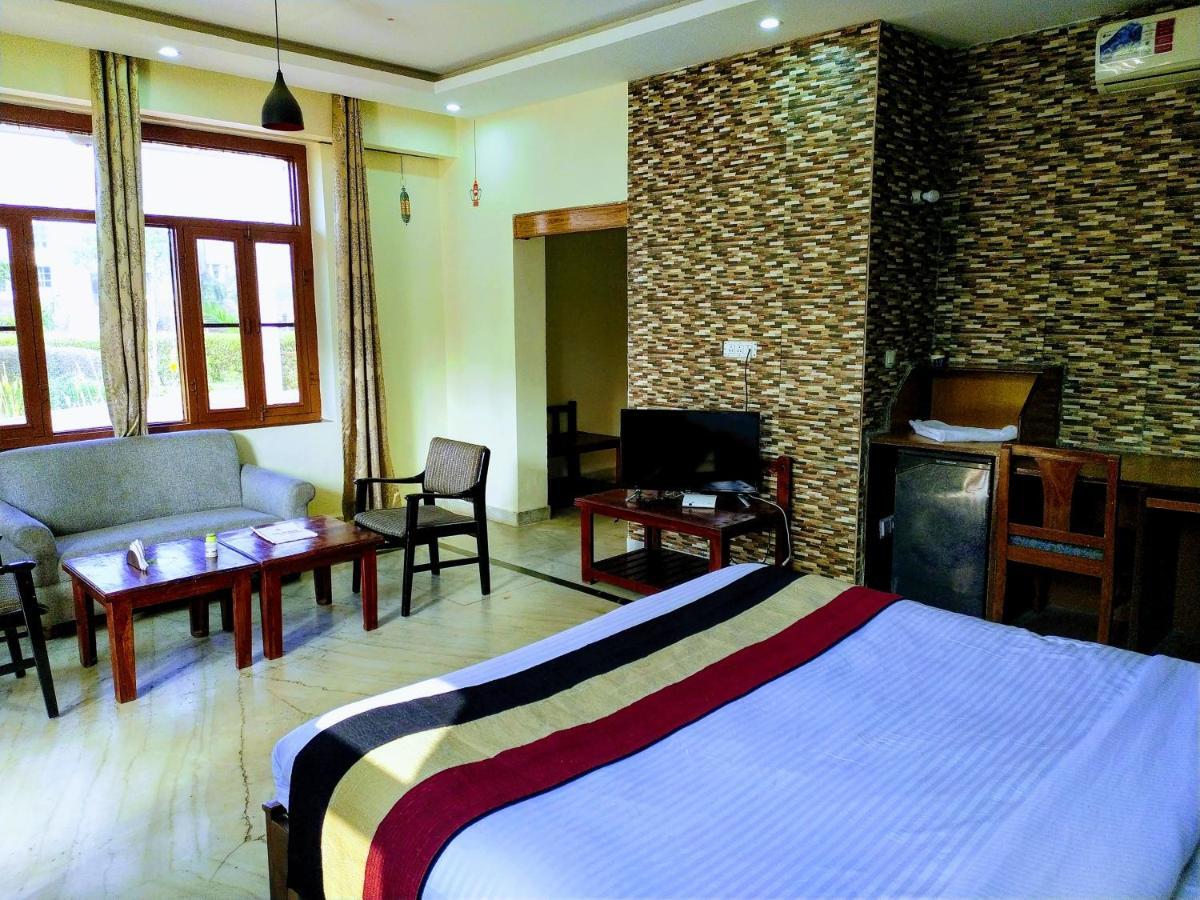 Swaraj Resorts Bharatpur Buitenkant foto